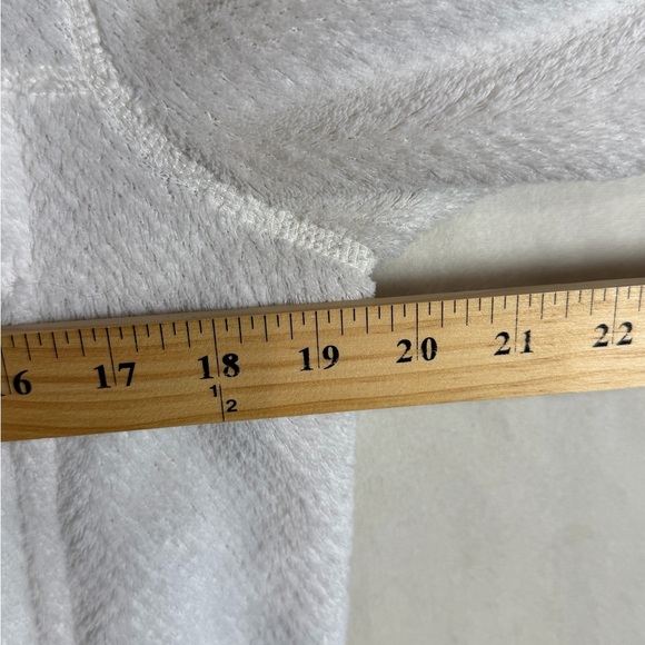 Women’s Patagonia Size Large Synchilla Cream and Tan Women's Sweater Button Snap - Picture 6 of 8